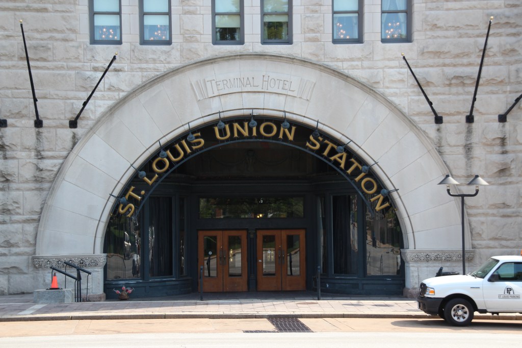 St. Louis multimedia location scout